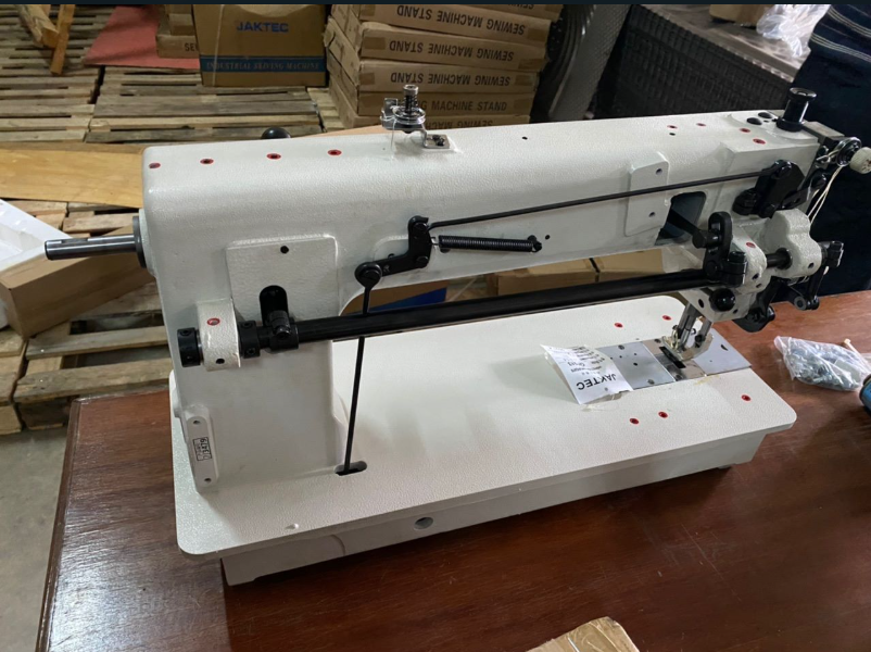 JAKTEC (GA243) EXTRA HEAVY DUTY WALKING FOOT MACHINE