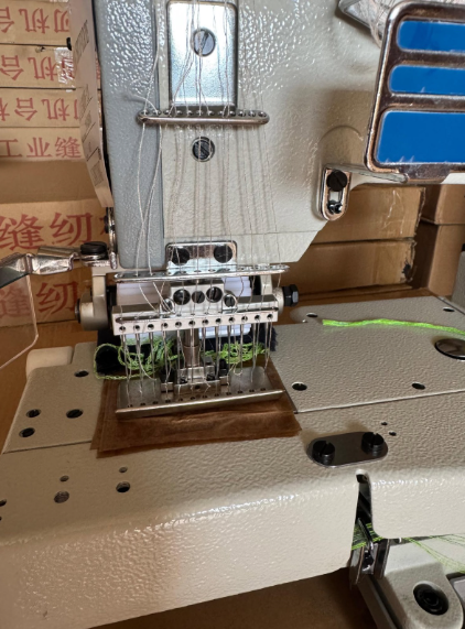 Brand new LIANTONG machine for tracksuits