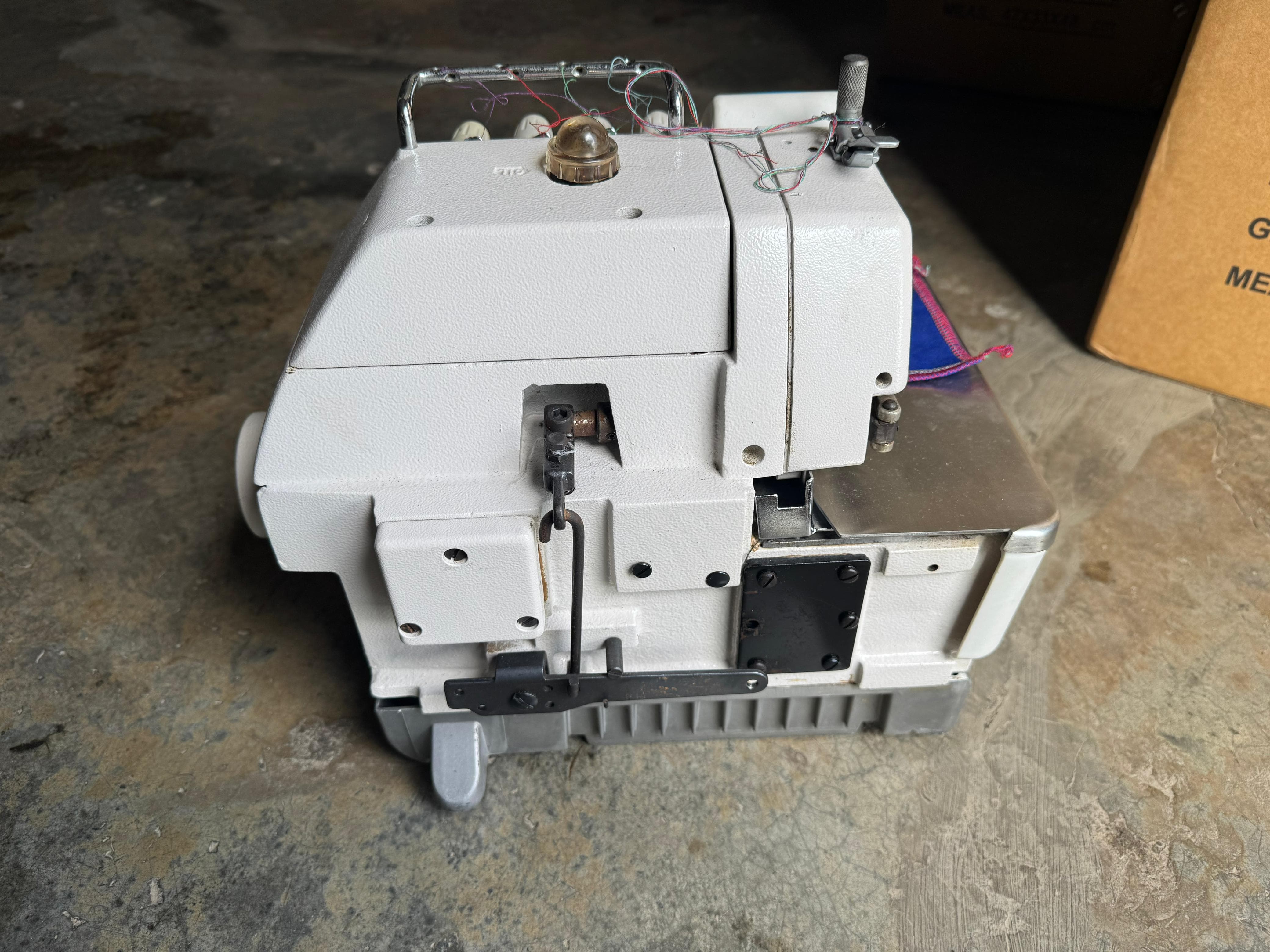 Refurbished JACK overlock machine