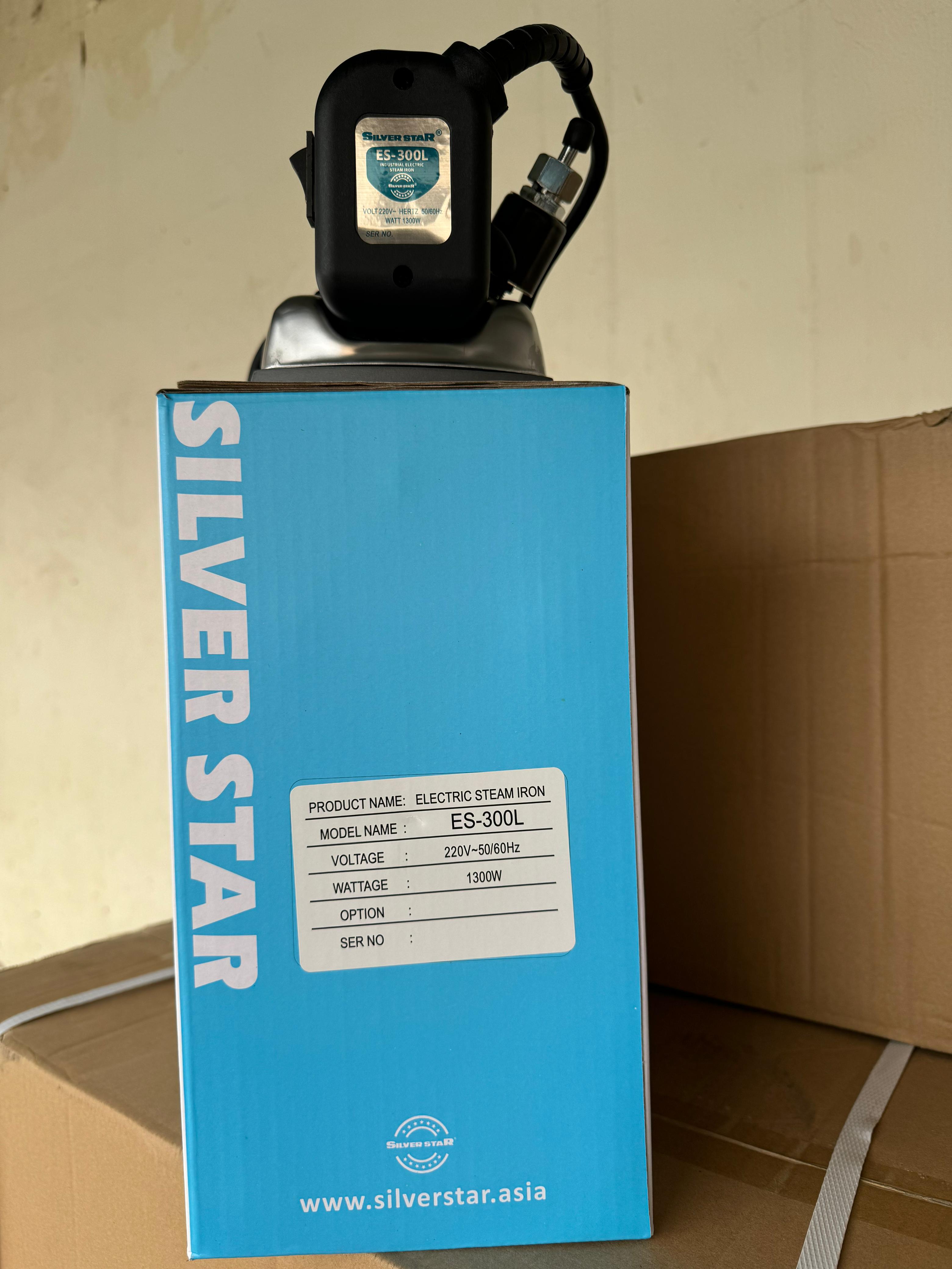 Silverstar steam iron box ES-300L