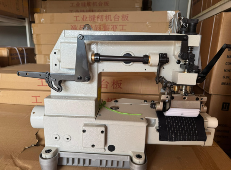 Brand new LIANTONG machine for tracksuits