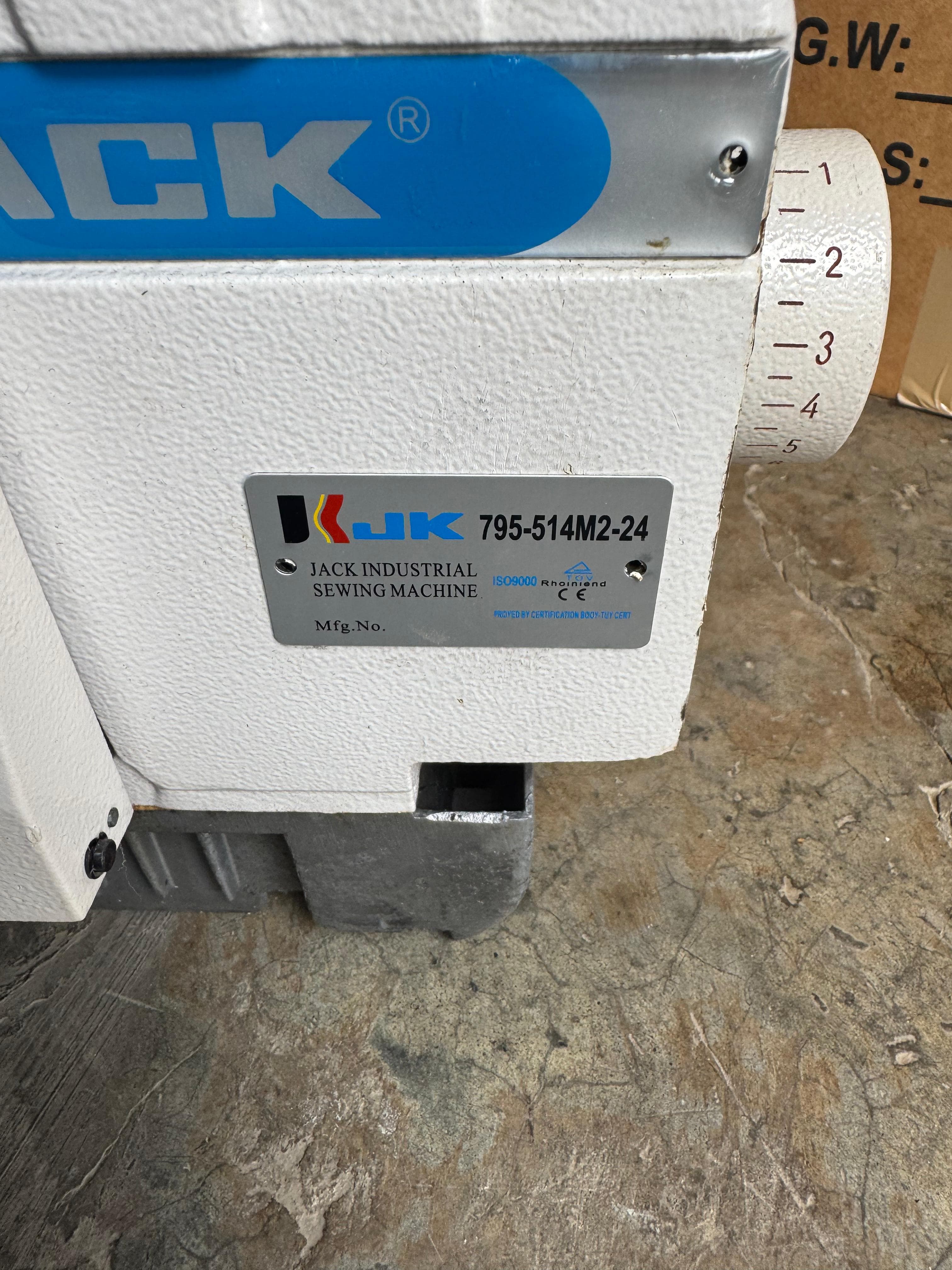 Refurbished JACK overlock machine